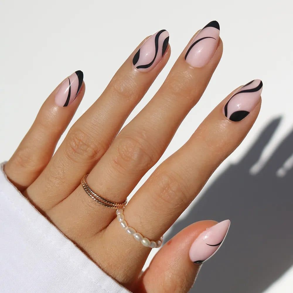 Black Swirl, almond medium nails