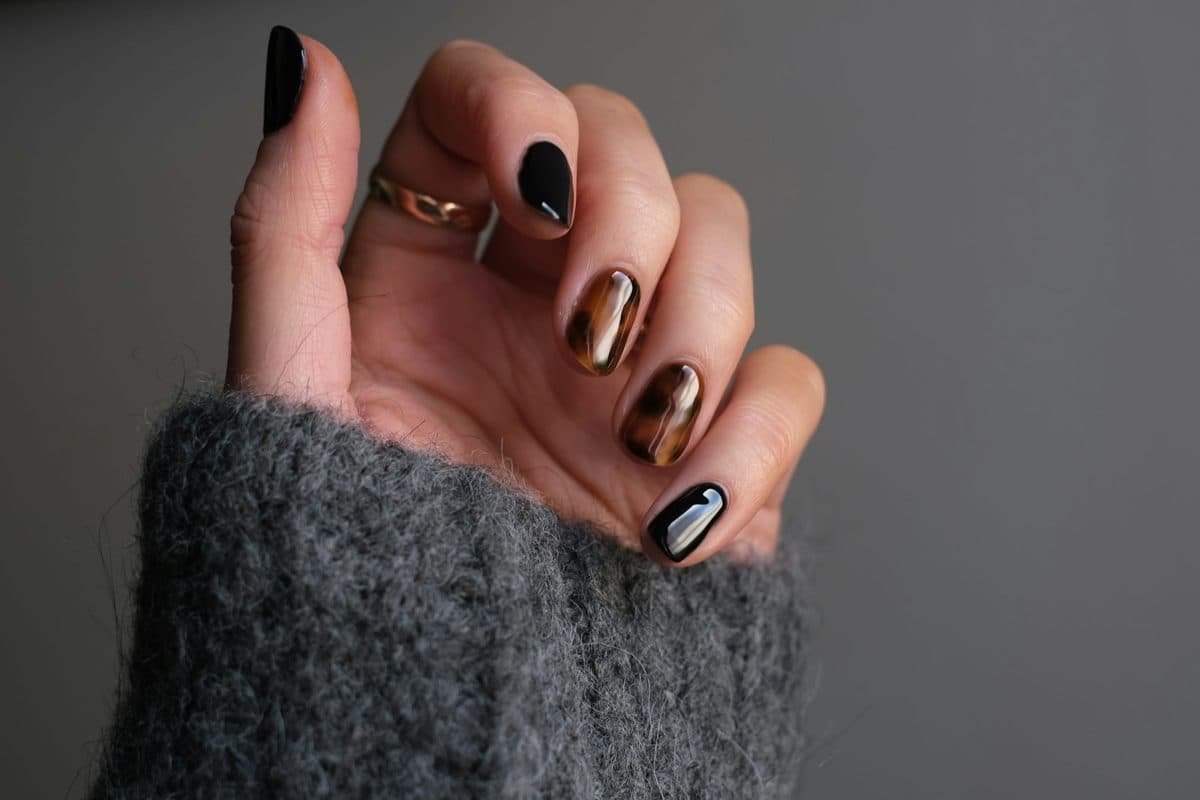 Copper & Onyx, oval short nails