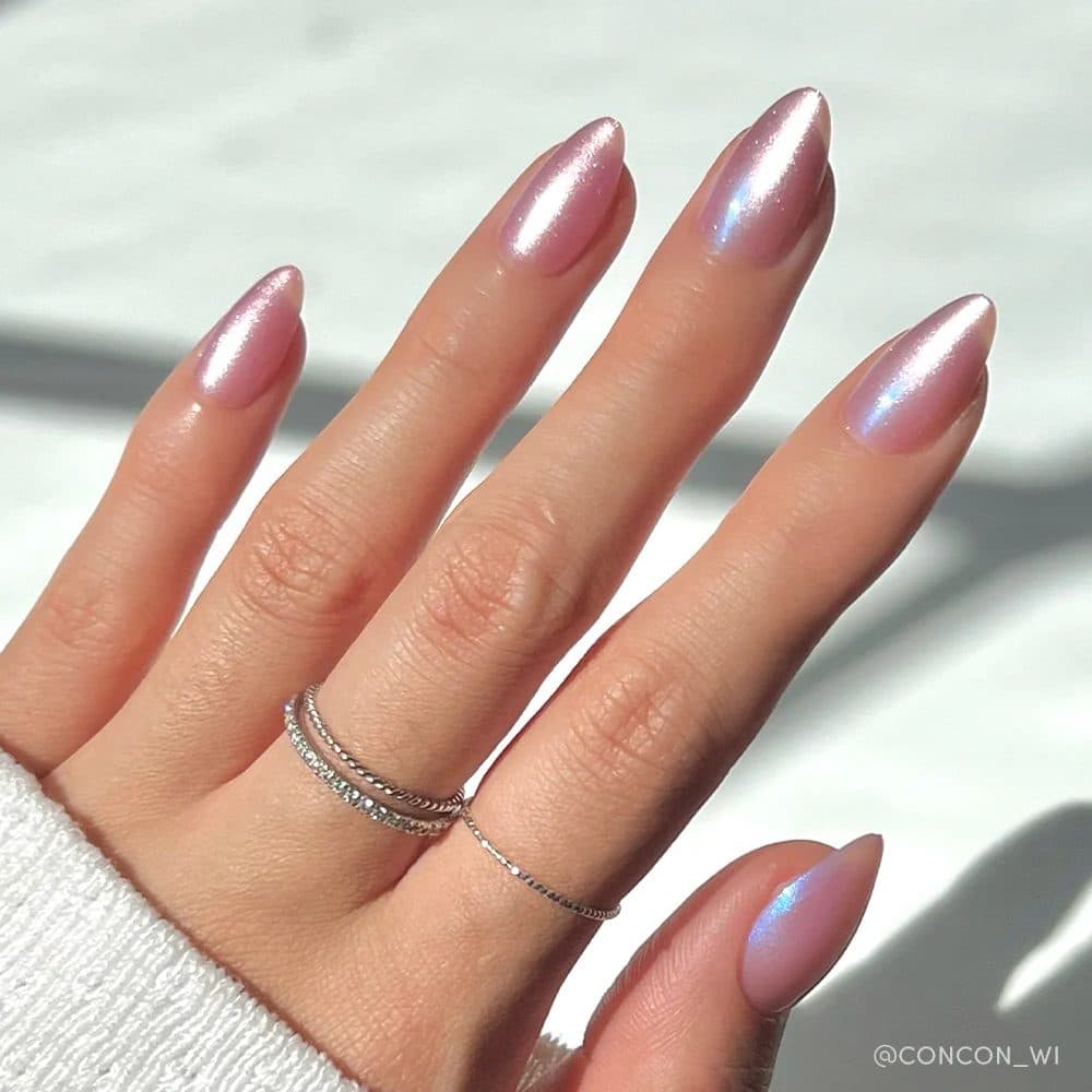 Pearl chrome glazed nails