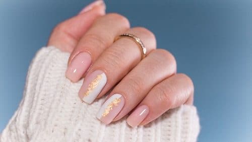 Gold Accent, almond short nails