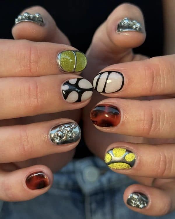 Graphic Mix, oval short nails