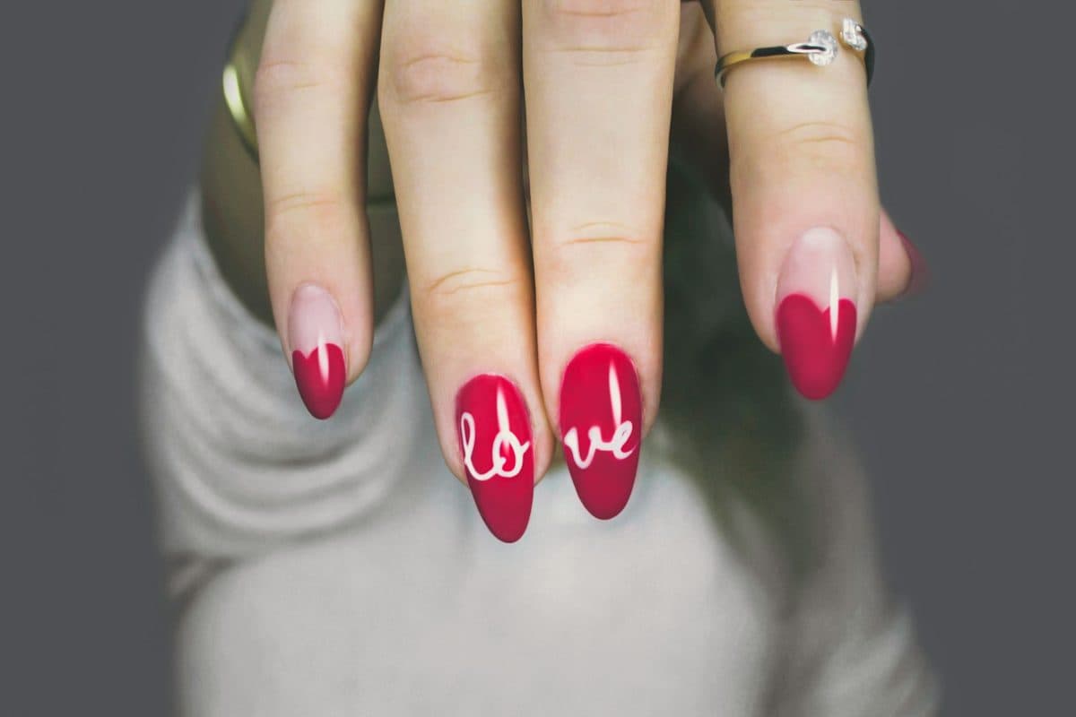 Love Letter, almond medium nails
