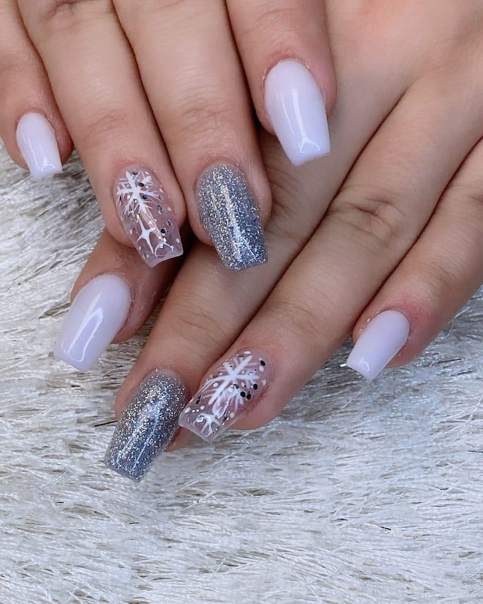 Sangeet Sparkle, coffin medium nails