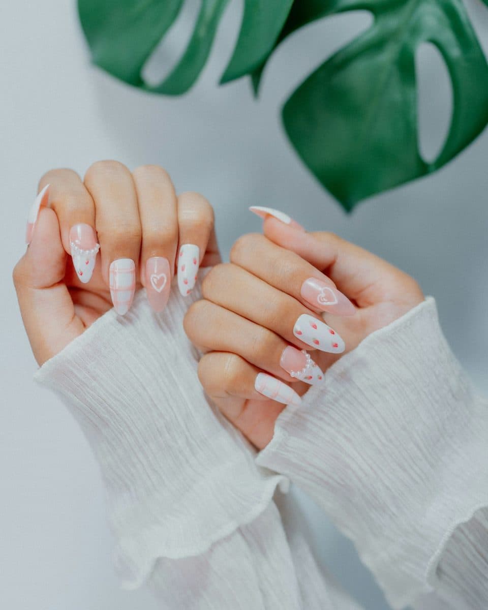 Tiny Bloom, almond long nails